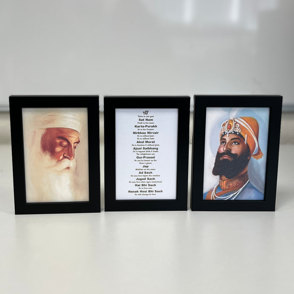 
                  
                    Small Bundle Guru Nanak & Guru Gobind Including Mool Mantar in English Including Translation
                  
                
